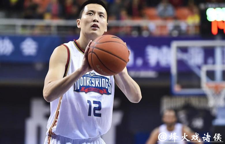 上海男篮取得两连胜!转型教练后,卢伟的理念为何变了? 上海男篮取得两连胜!转型教练后,卢伟的理念为何变了?