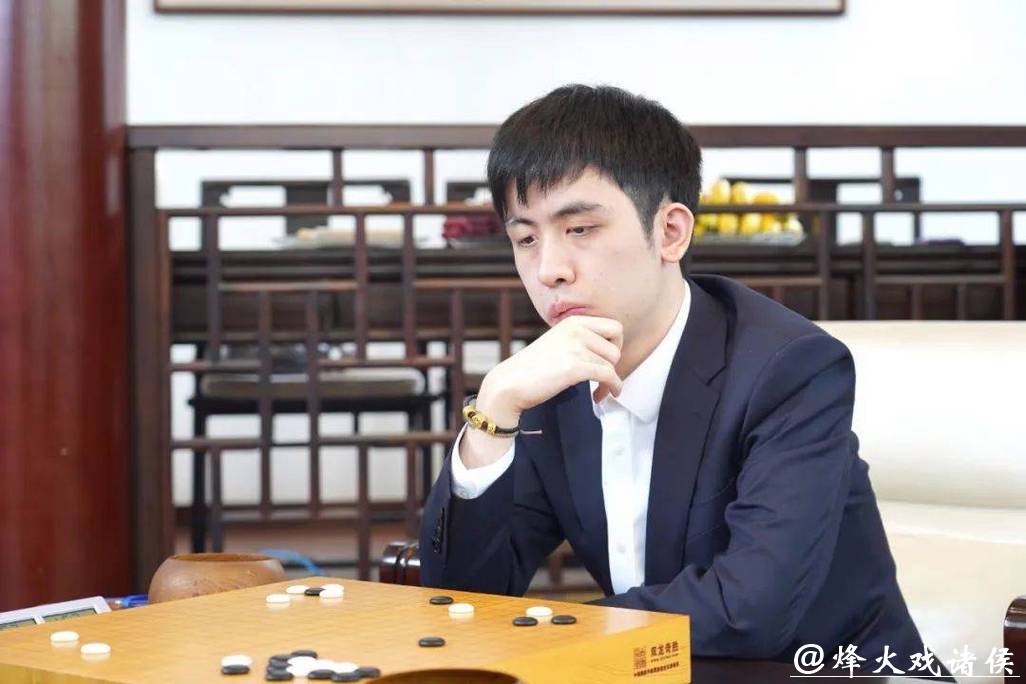 杨楷文首夺同里杯天元赛挑战权,王星昊评价未来对手这盘棋发挥完美 杨楷文首夺同里杯天元赛挑战权,王星昊评价未来对手这盘棋发挥完美